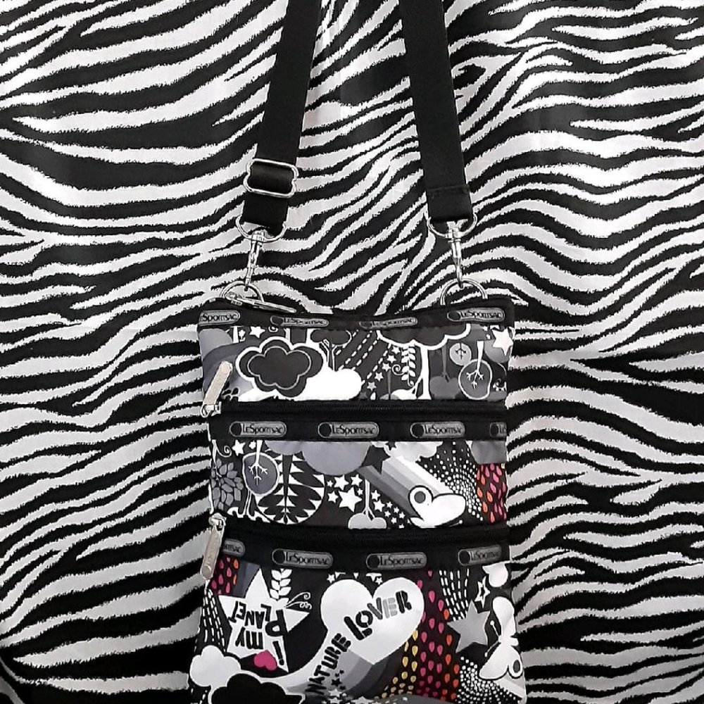 LOVE MY PLANET LeSPORTSAC BLACK, PINK & WHITE BAG